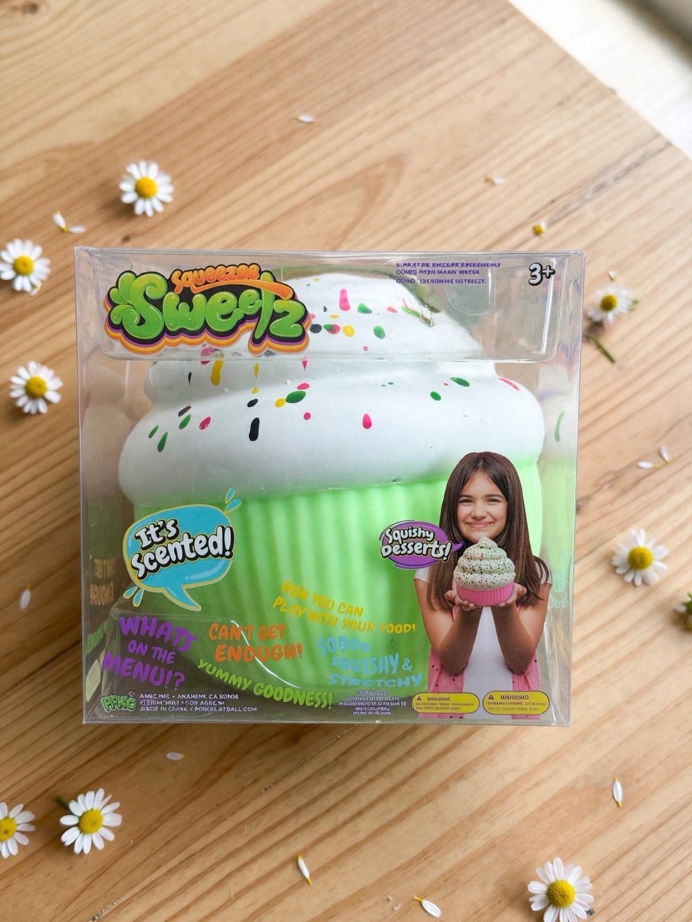Squeezoo Scented Green Cupcake Squishy Dessert Toy